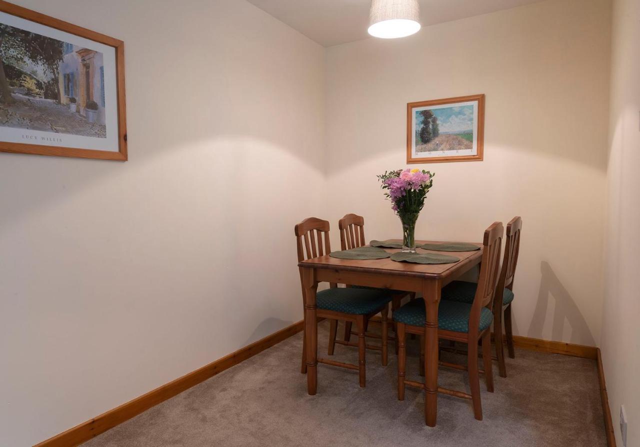 Stylish 2 Bedroom - 2 Miles Inverness City Centre 외부 사진